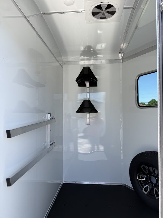 New 2026 Homesteader Trailer 214FB 2 HORSE STRAIGHT LOAD