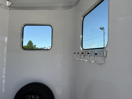 New 2026 Homesteader Trailer 214FB 2 HORSE STRAIGHT LOAD