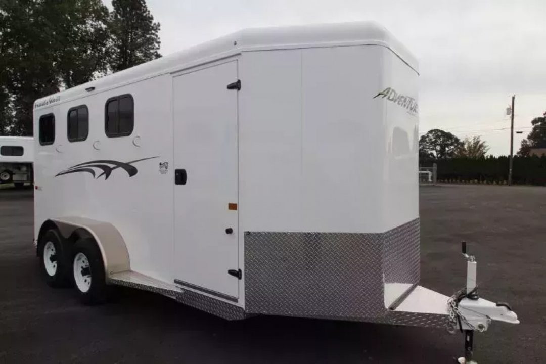 New 2027 Trails West Adventure MX II 3 Horse Horse Trailer