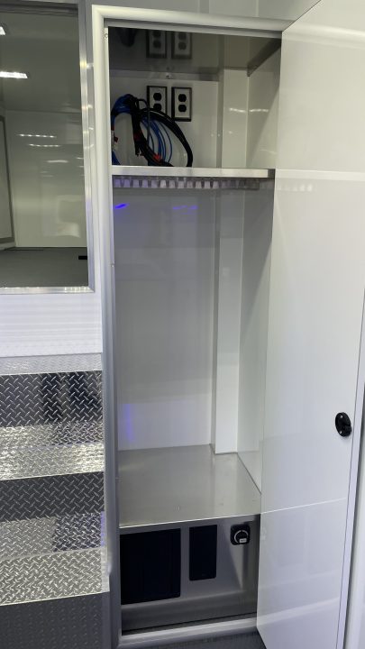 New 44' Gooseneck Mobile Office w/Conference Room & Starlink
