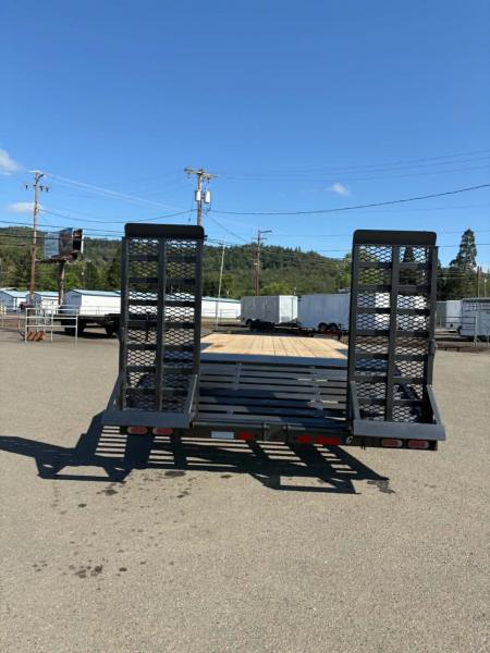 New SALE! DECK OVER EQUIPMENT 2026 Diamond C DEC207 20' X 102" DOVETAIL FLIP KNEE RAMPS TRAILER