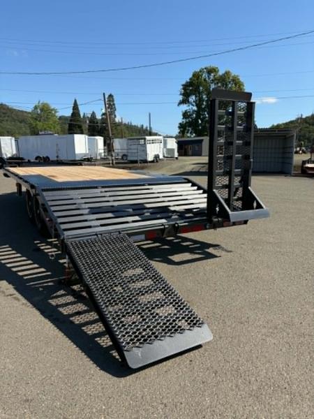 New SALE! DECK OVER EQUIPMENT 2026 Diamond C DEC207 20' X 102" DOVETAIL FLIP KNEE RAMPS TRAILER