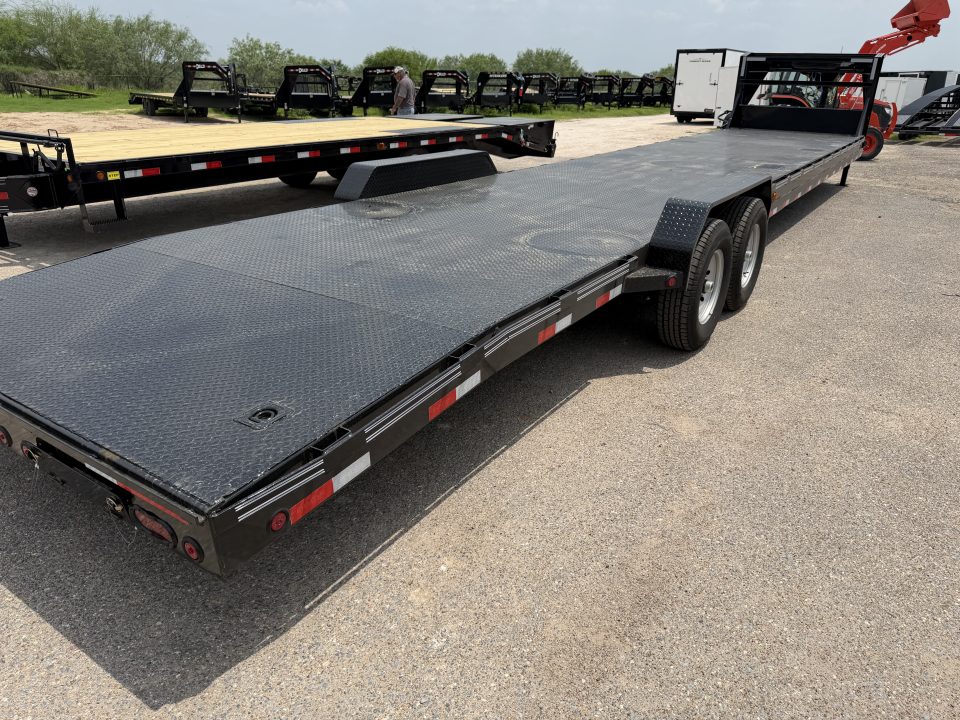New 2026 East Texas Trailers 83x40ft Gooseneck 2 Car Hauler Car Hauler