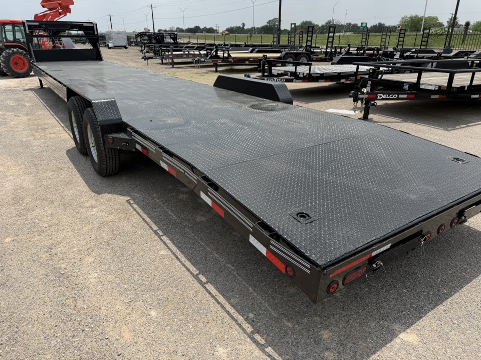New 2026 East Texas Trailers 83x40ft Gooseneck 2 Car Hauler Car Hauler