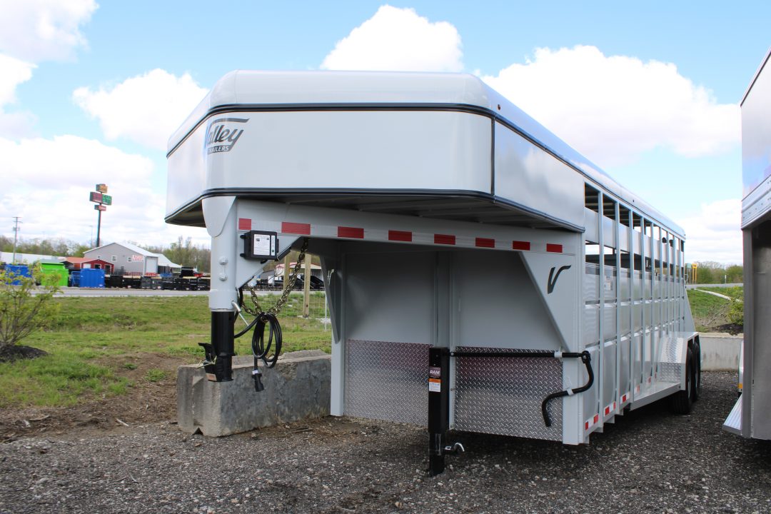 New 2027 Valley Trailers 20' STOCK GOOSENECK STOCK ID 52851 Stock / Stock Combo Trailer
