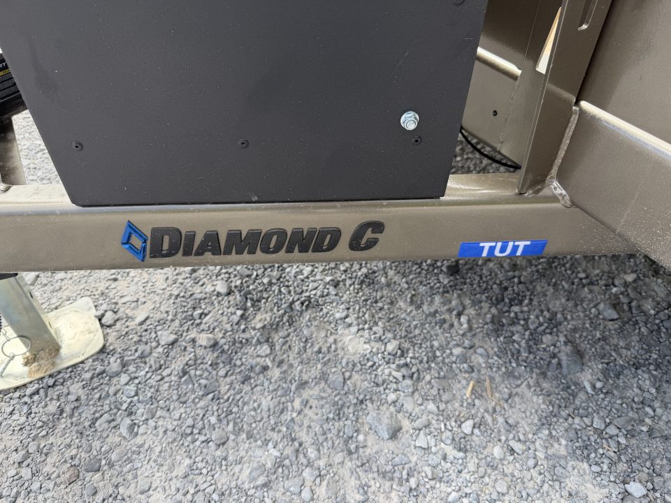 New 2026 Diamond C TUT206 Utility Trailer 83”X22’ VENTURE SERIES TRACTOR GATE ,MESH SIDES