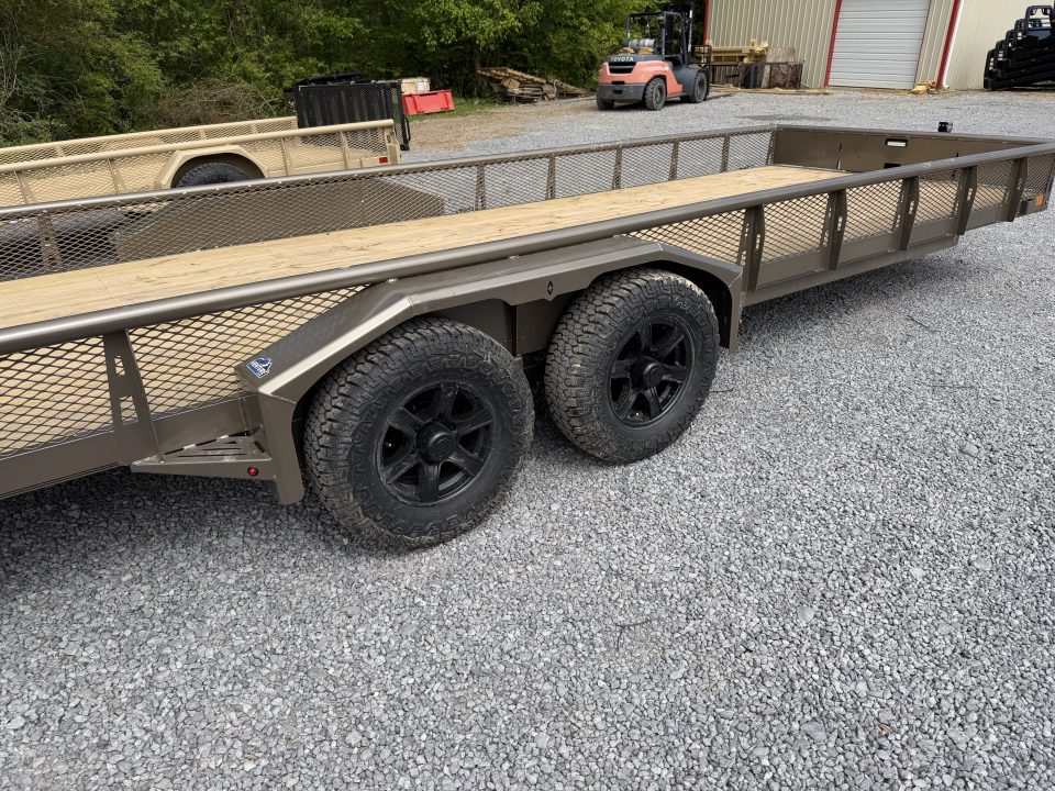 New 2026 Diamond C TUT206 Utility Trailer 83”X22’ VENTURE SERIES TRACTOR GATE ,MESH SIDES