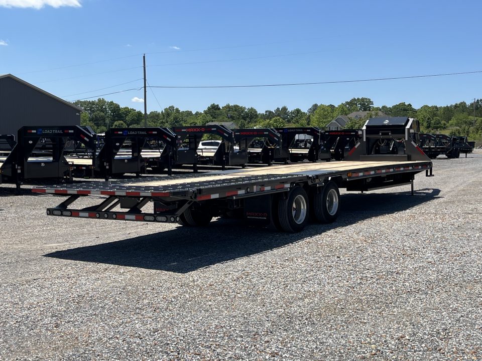New 2027 MAXXD Hydraulic Dovetail Gooseneck Trailer | 34' x 102' 30K GVWR