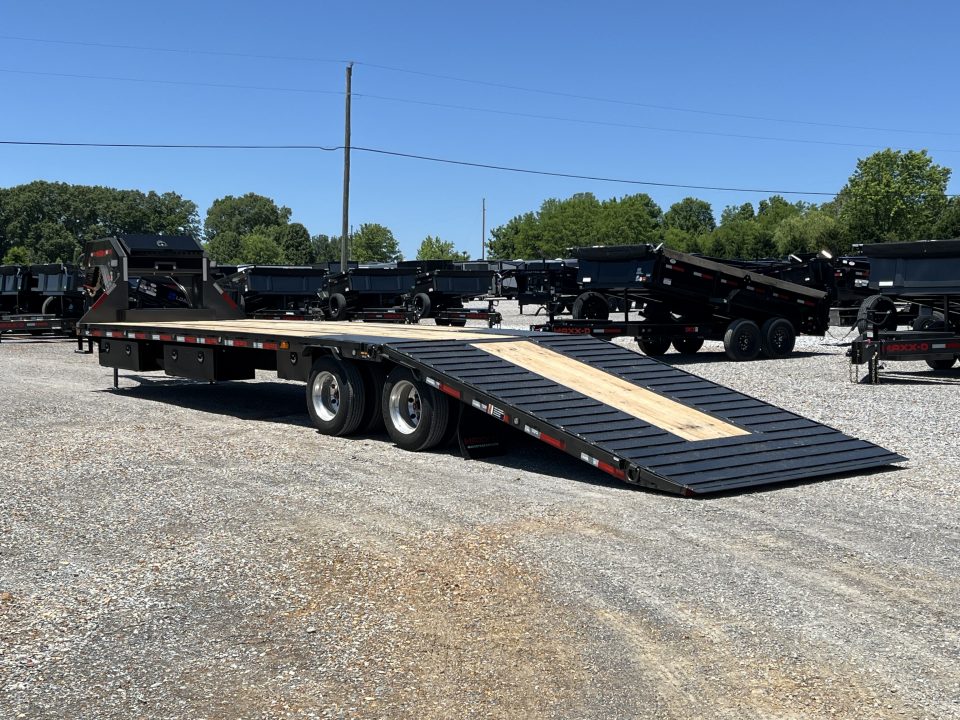 New 2027 MAXXD Hydraulic Dovetail Gooseneck Trailer | 34' x 102' 30K GVWR