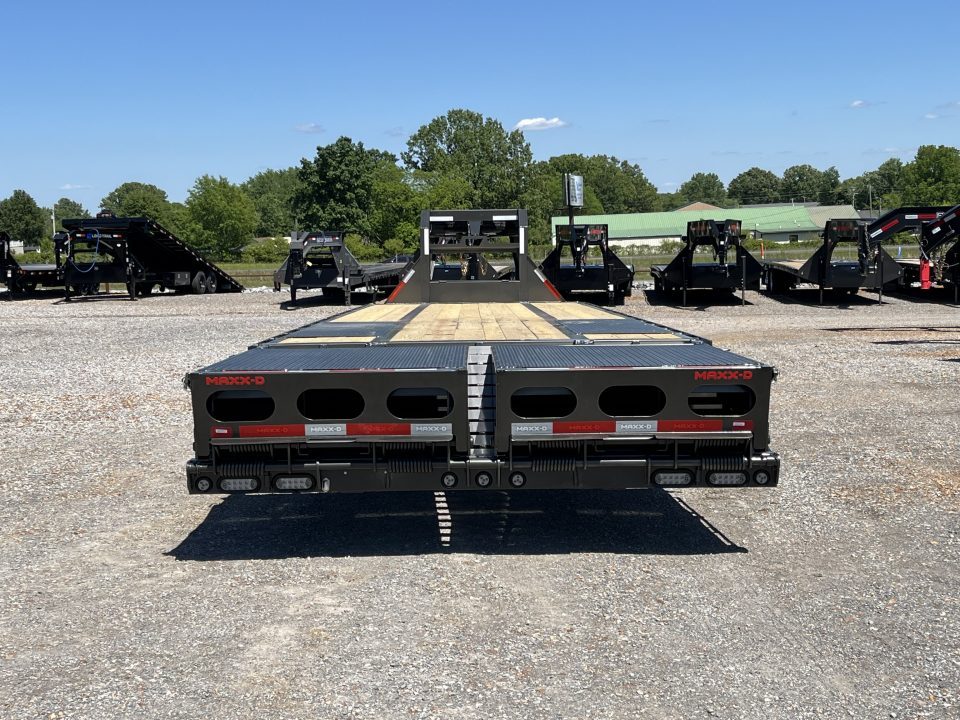 New 2027 MAXX-D 102"X32' 25.9K Gooseneck Flatbed Trailer