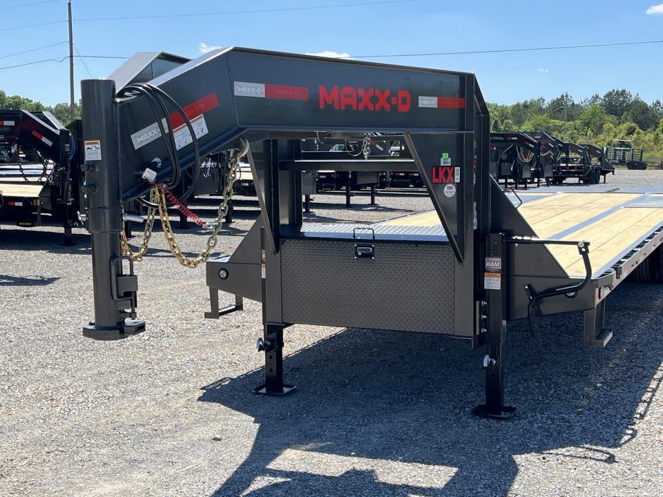 New 2027 MAXX-D 102"X32' 25.9K Gooseneck Flatbed Trailer