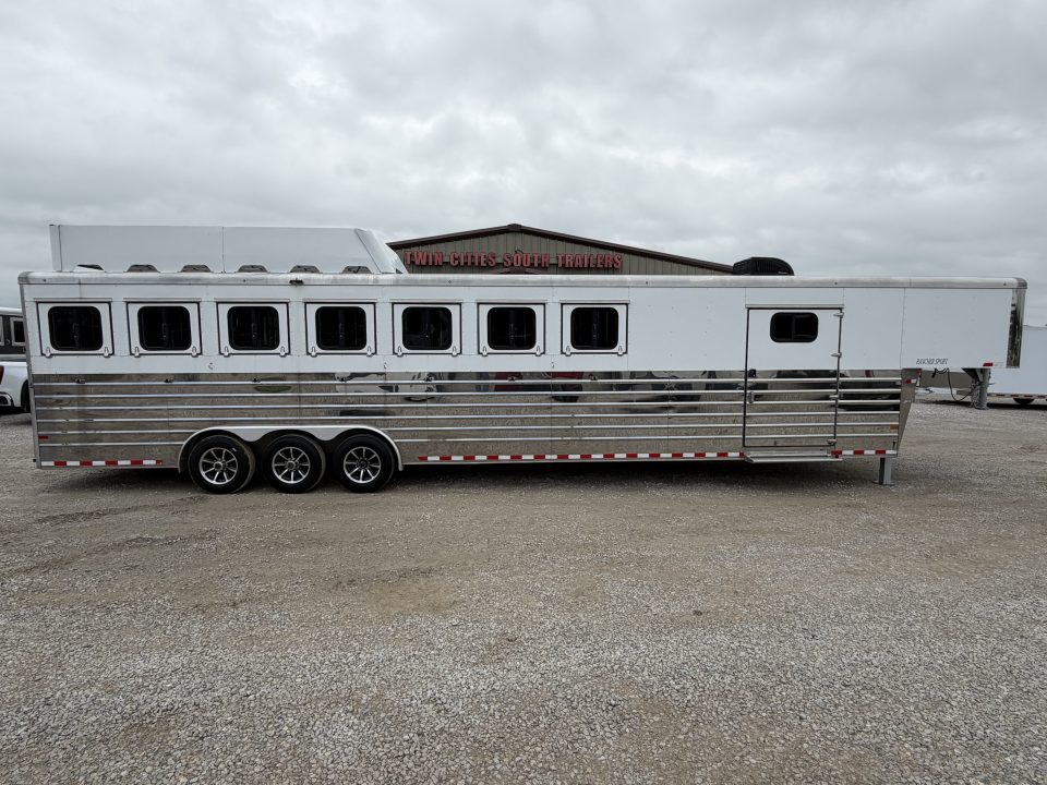 Used 2016 Sundowner Rancher Sport Horse Trailer