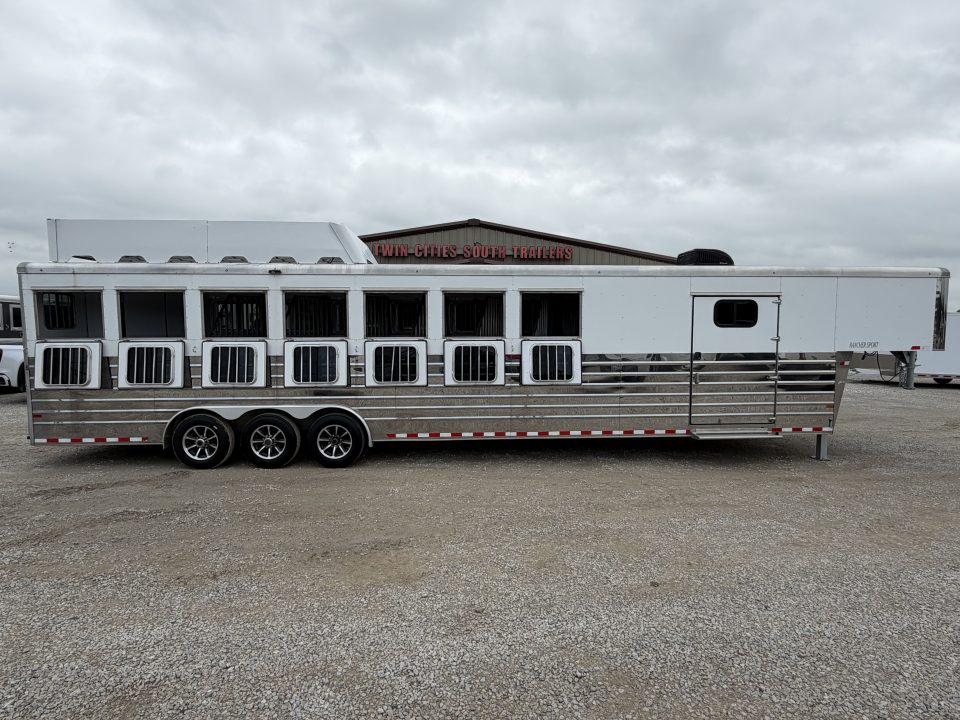Used 2016 Sundowner Rancher Sport Horse Trailer