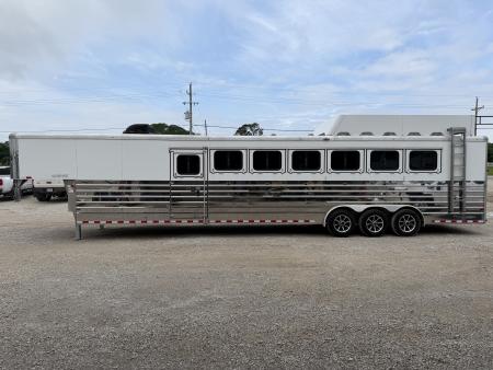 Used 2016 Sundowner Rancher Sport Horse Trailer