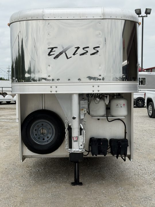 Used 2007 Exiss 3 horse with 7' Living Quarter
