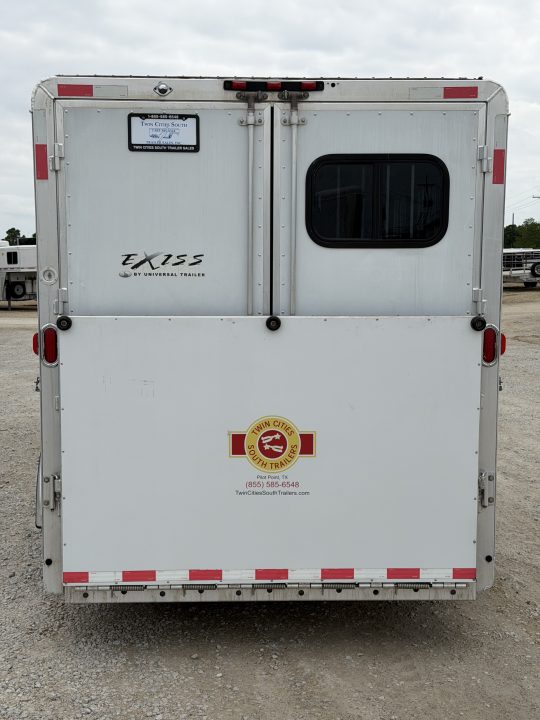Used 2007 Exiss 3 horse with 7' Living Quarter