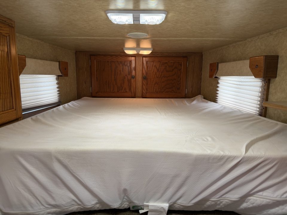 Used 2007 Exiss 3 horse with 7' Living Quarter