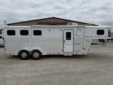 Used 2007 Exiss 3 horse with 7' Living Quarter