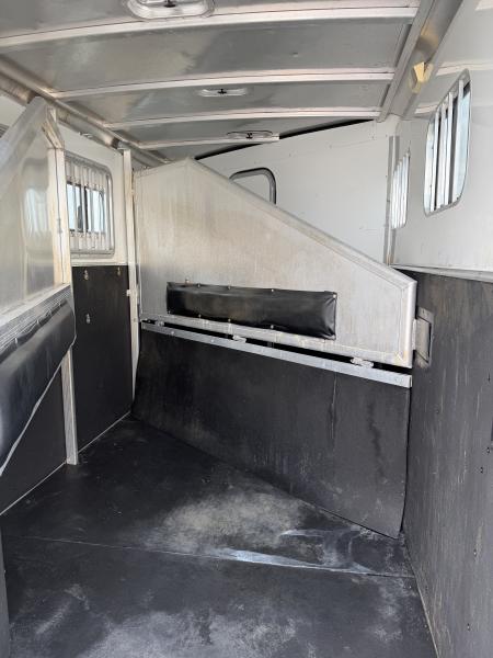 Used 2007 Exiss 3 horse with 7' Living Quarter
