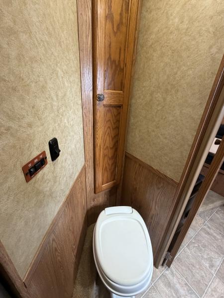 Used 2007 Exiss 3 horse with 7' Living Quarter