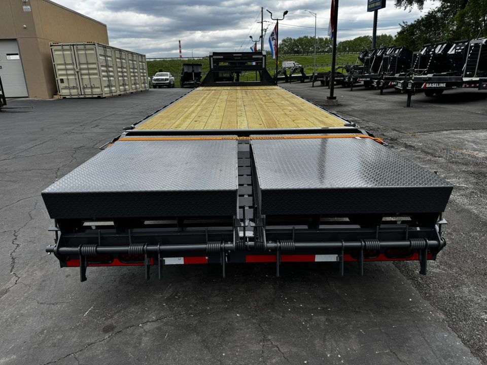 New 2026 Lamar Trailers 102" X 30' FS - 16K DECK-OVER GOOSENECK