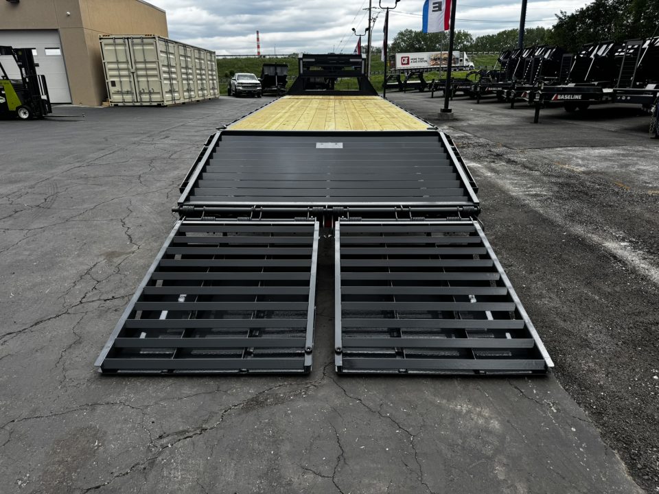 New 2026 Lamar Trailers 102" X 30' FS - 16K DECK-OVER GOOSENECK
