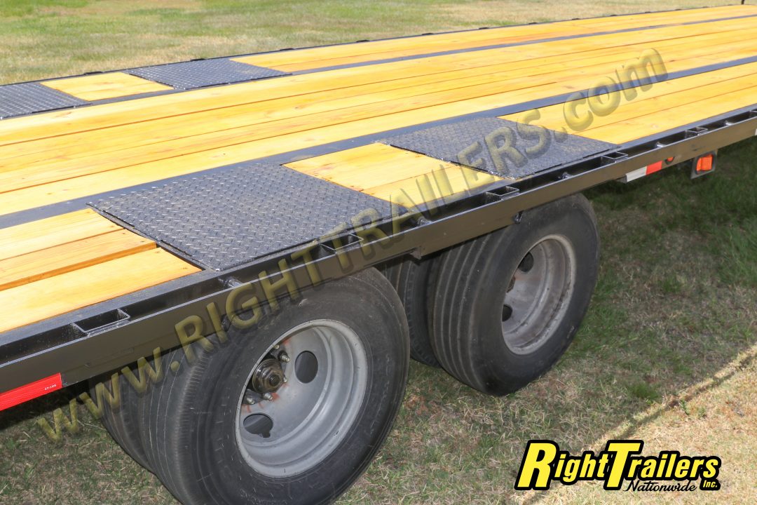 Used 2019 8.5X40 Traxx Trailers GOOSENECK EQUIPMENT TRAILER