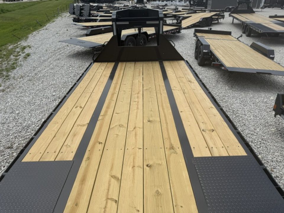 New 2026 Hillcrest Black-Grey 102"x20'+5' 22.9k Gooseneck Deckover Trailer