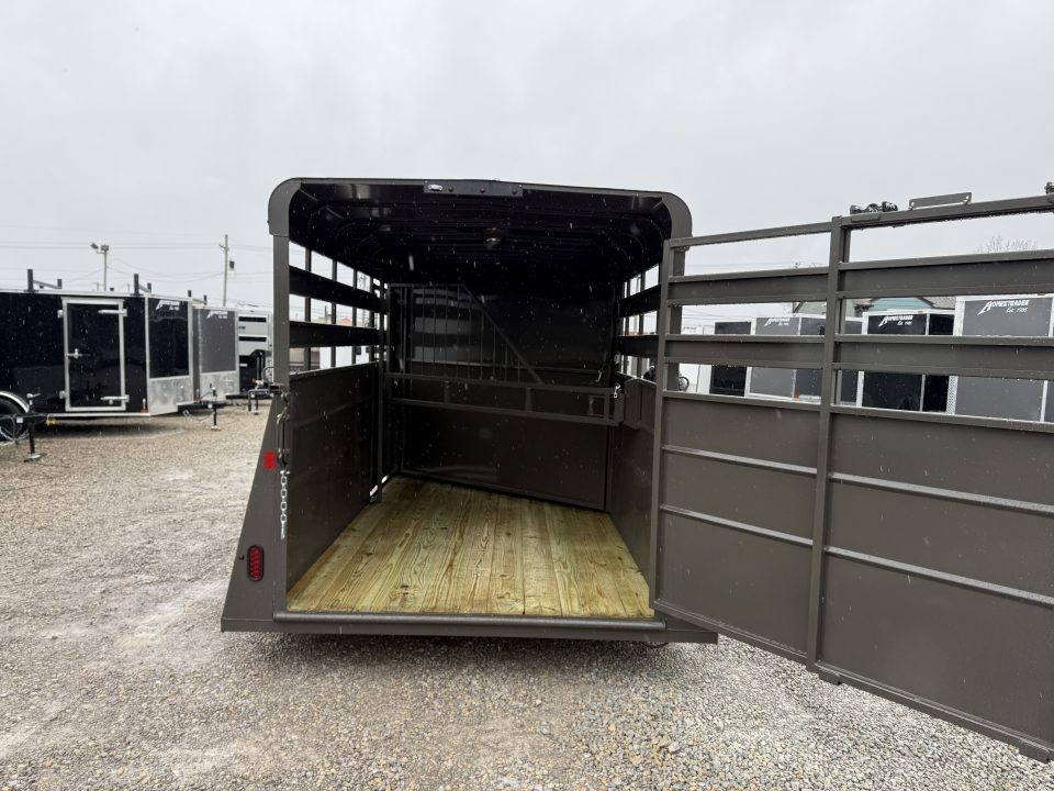 New 2026 Valley Trailers 2 HORSE SLANT COMBO STD
