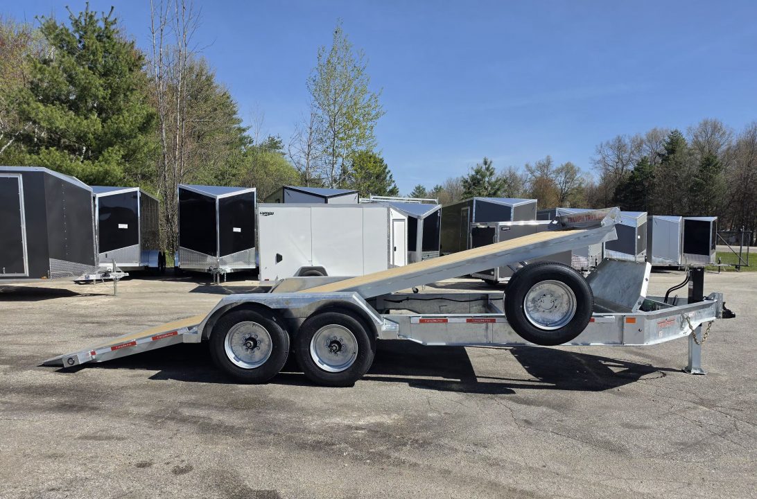 New 82 X 20 GALVANIZED HYDRAULIC TILT W/HYDRAULIC JACK 8 K AXLES DUAL RAMS TRIUMPH 2026