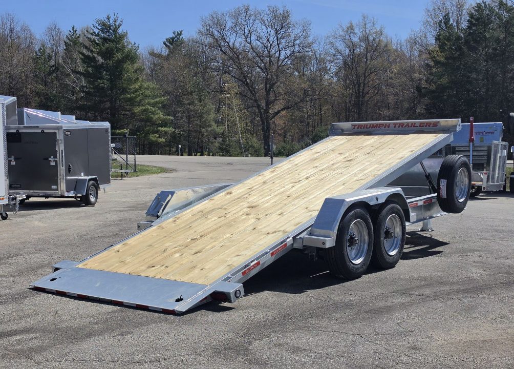 New 82 X 20 GALVANIZED HYDRAULIC TILT W/HYDRAULIC JACK 8 K AXLES DUAL RAMS TRIUMPH 2026