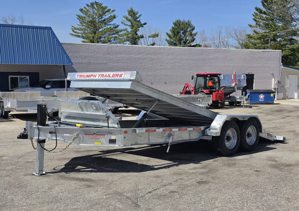 New 82 X 20 GALVANIZED HYDRAULIC TILT W/HYDRAULIC JACK 8 K AXLES DUAL RAMS TRIUMPH 2026
