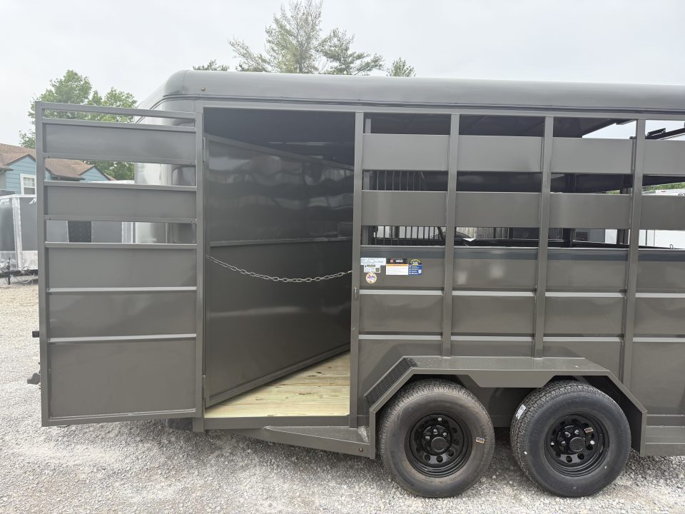 New 2026 Valley Trailers 2 HORSE SLANT COMBO STD