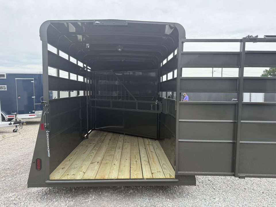 New 2026 Valley Trailers 2 HORSE SLANT COMBO STD