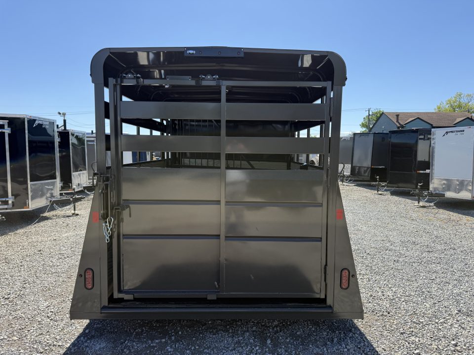 New 2026 Valley Trailers 2 Horse Slant Load Deluxe 7' Tall