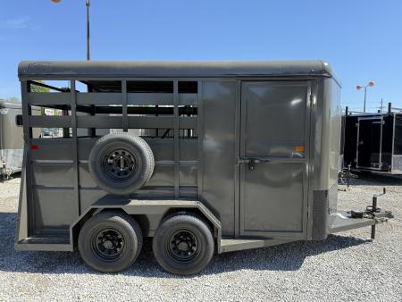 New 2026 Valley Trailers 2 Horse Slant Load Deluxe 7' Tall