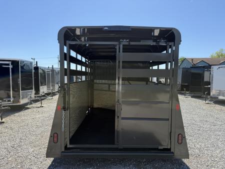 New 2026 Valley Trailers 2 Horse Slant Load Deluxe 7' Tall