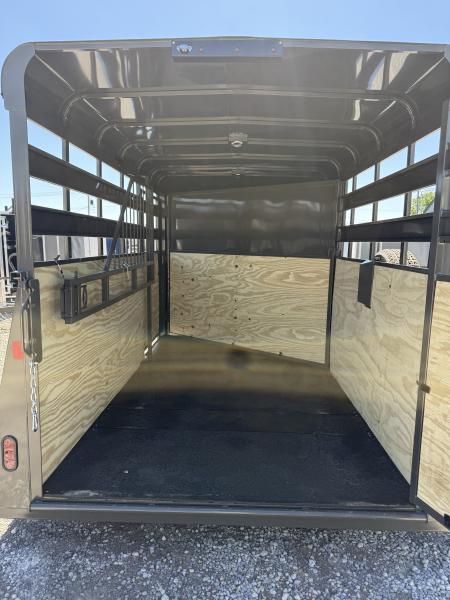 New 2026 Valley Trailers 2 Horse Slant Load Deluxe 7' Tall