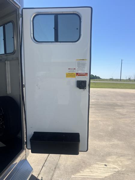 Used 2025 Sundowner 2 horse straight load bumper pull
