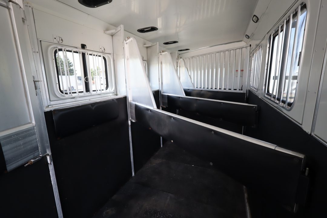 Used 2007 Sundowner 7 Horse Mid-tack Trailer