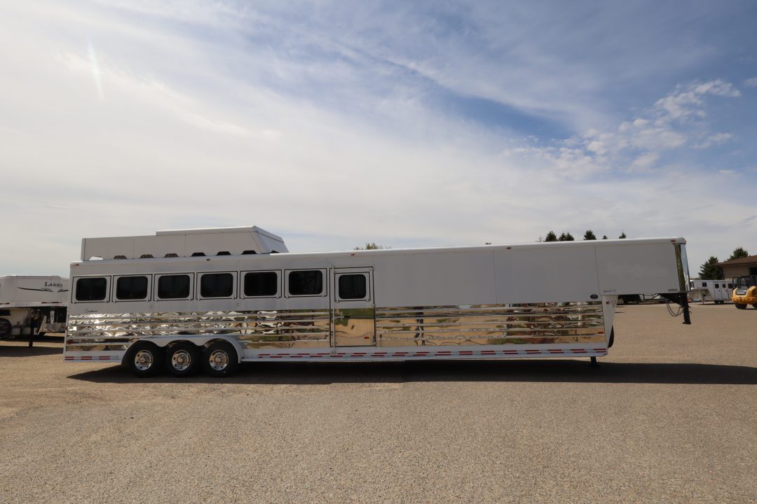 Used 2007 Sundowner 7 Horse Mid-tack Trailer