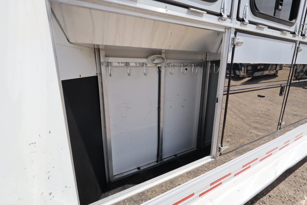 Used 2007 Sundowner 7 Horse Mid-tack Trailer