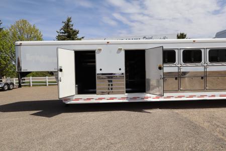 Used 2007 Sundowner 7 Horse Mid-tack Trailer