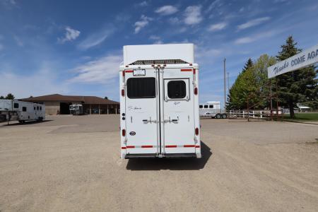 Used 2007 Sundowner 7 Horse Mid-tack Trailer