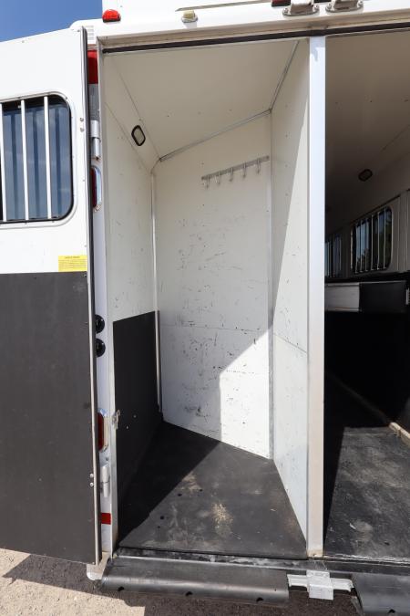 Used 2007 Sundowner 7 Horse Mid-tack Trailer