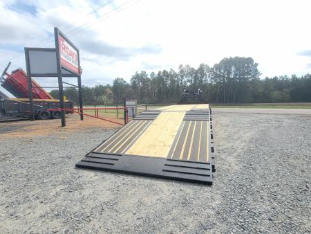 New 2026 Diamond C Trailers FMAX212 35'x102" Hydraulic Dovetail Pacesetter Edition Equipment Trailer