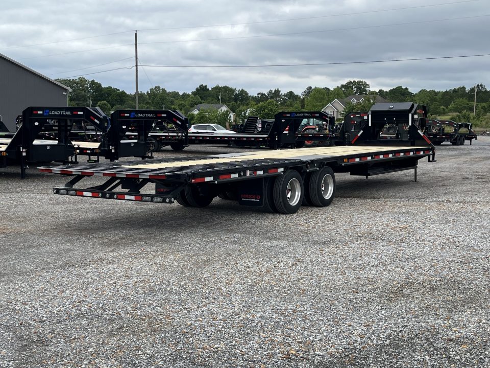 New 2027 MAXXD Hydraulic Dovetail Gooseneck Trailer | 34' x 102' 30K GVWR