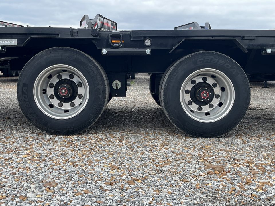 New 2027 MAXXD Hydraulic Dovetail Gooseneck Trailer | 34' x 102' 30K GVWR