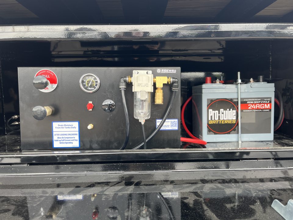 New 2027 MAXXD Hydraulic Dovetail Gooseneck Trailer | 34' x 102' 30K GVWR