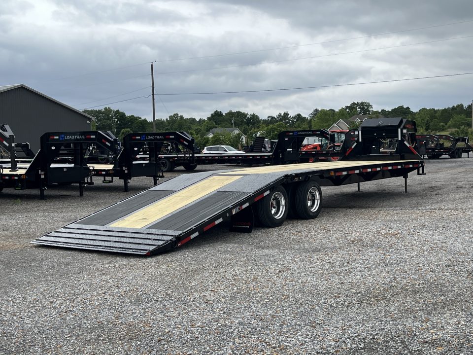 New 2027 MAXXD Hydraulic Dovetail Gooseneck Trailer | 34' x 102' 30K GVWR